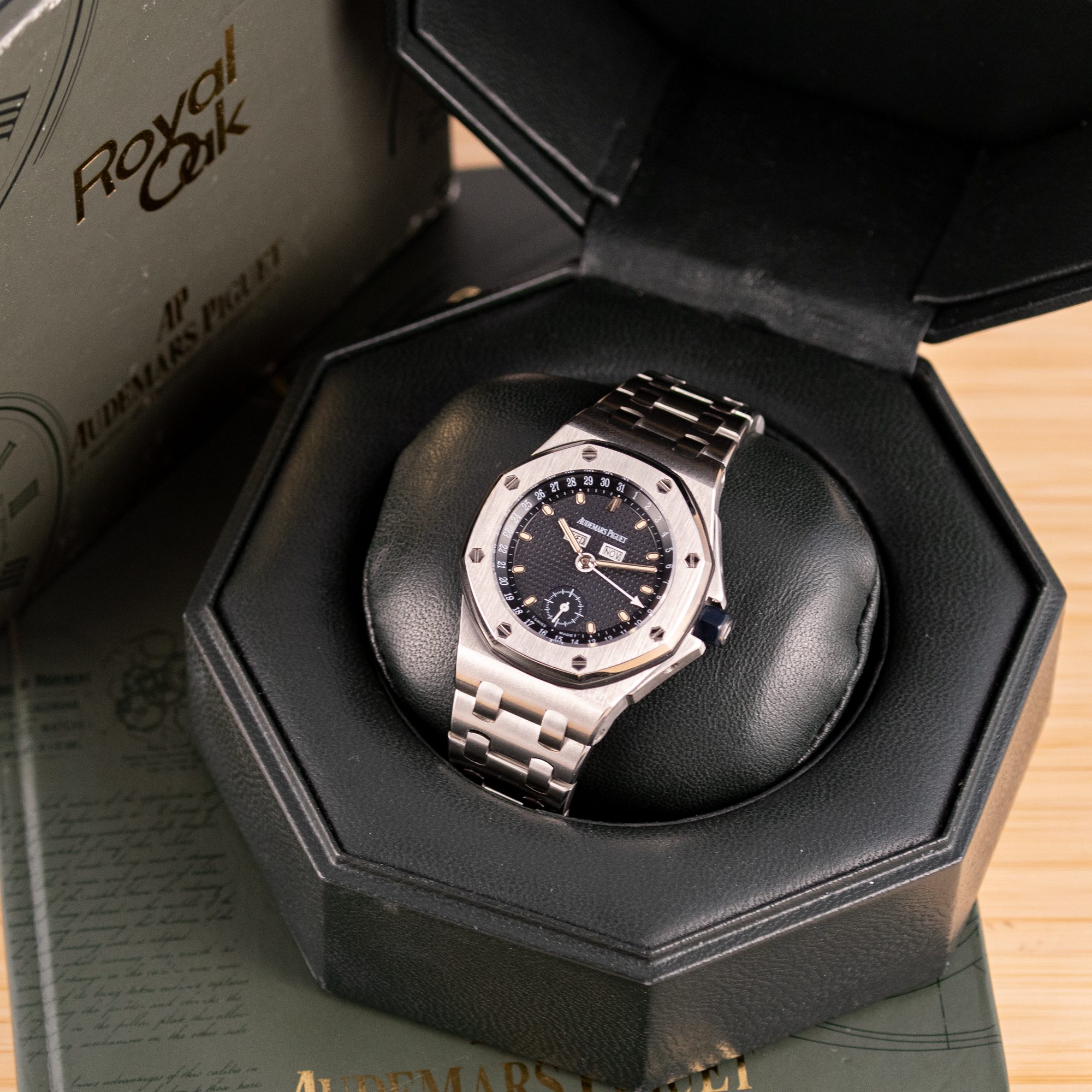 Audemars Piguet Royal Oak Offshore Triple Calendar 25807ST pre